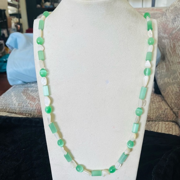 Vintage MOP & Green Glass Necklace 36” Fiber Glass - Picture 7 of 13